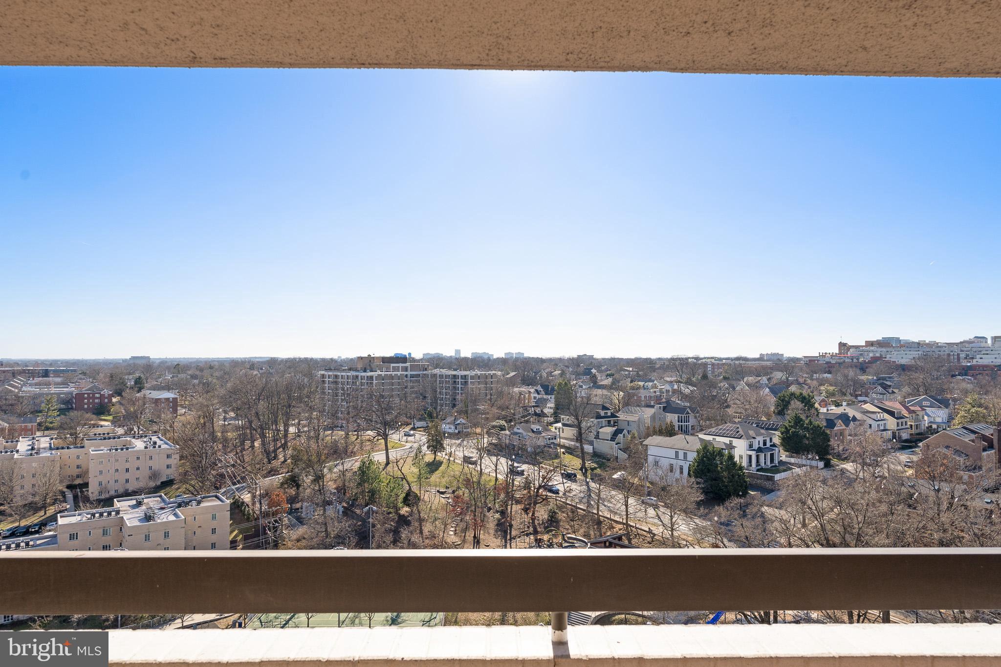 THE WILLIAMSBURG - Residential