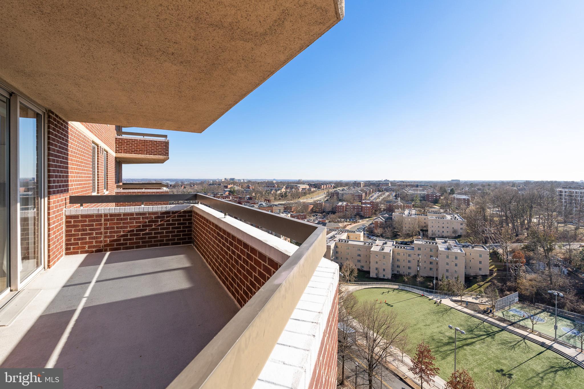 THE WILLIAMSBURG - Residential