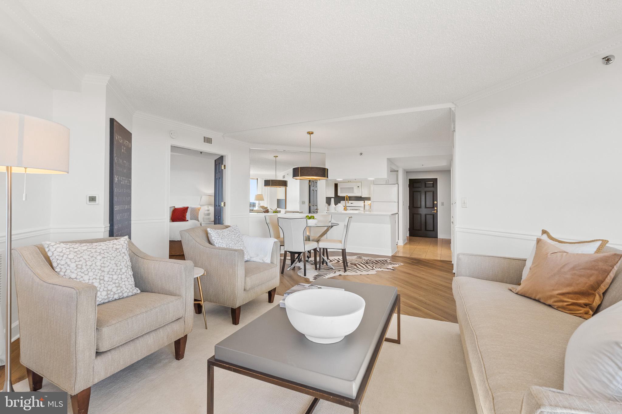 THE WILLIAMSBURG - Residential