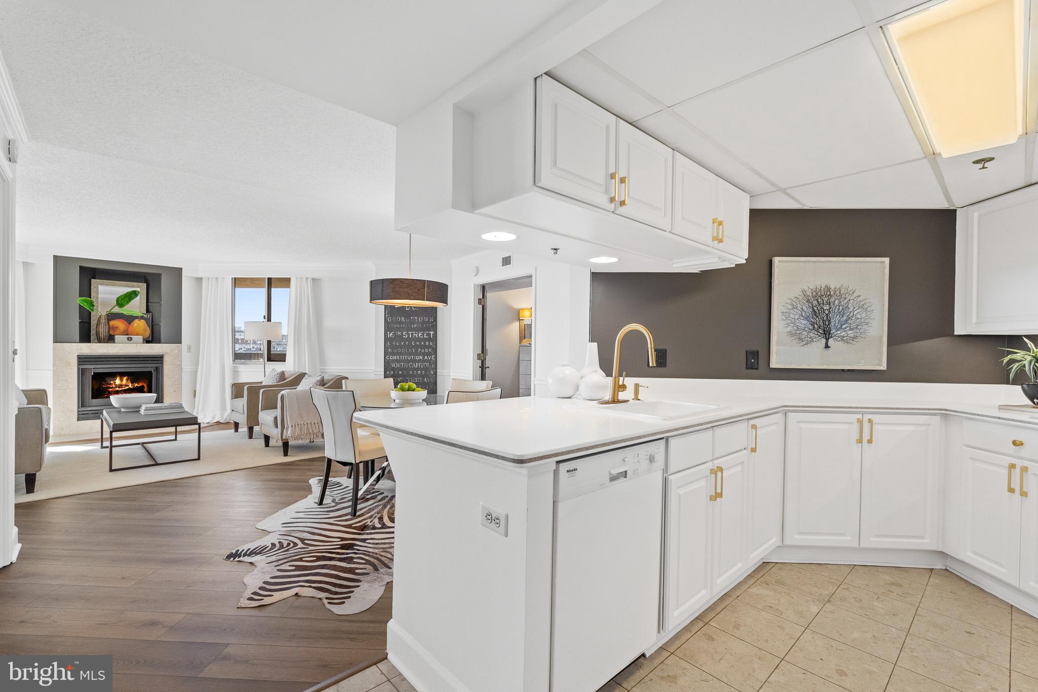 THE WILLIAMSBURG - Residential