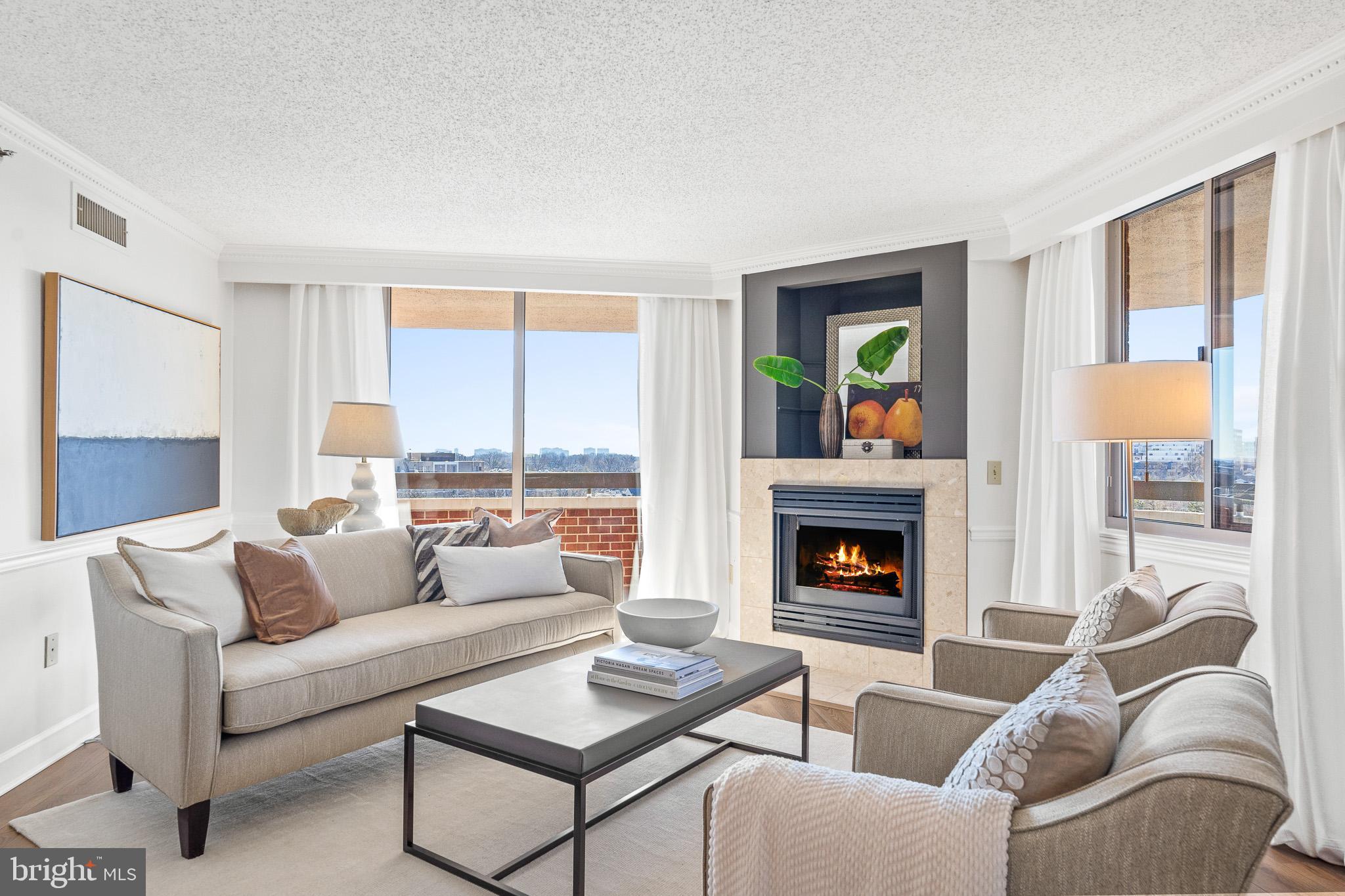 THE WILLIAMSBURG - Residential