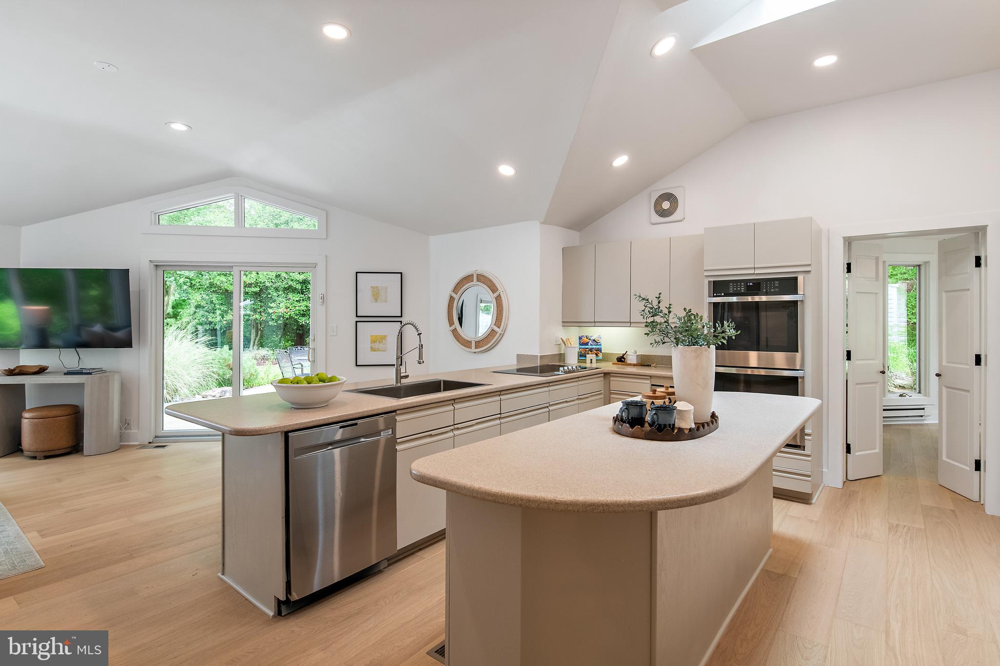 GIBSON ISLAND - Residential