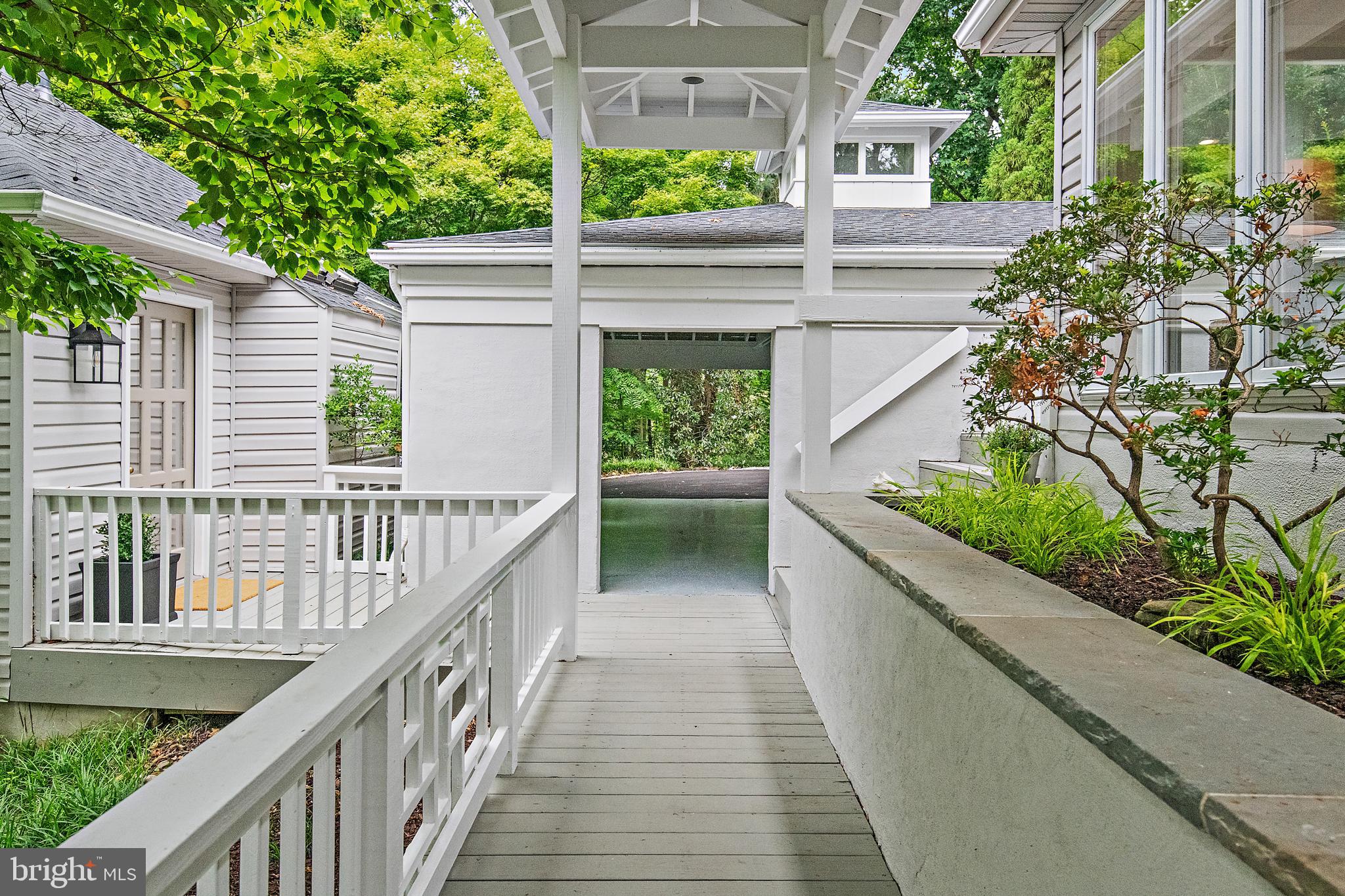 GIBSON ISLAND - Residential
