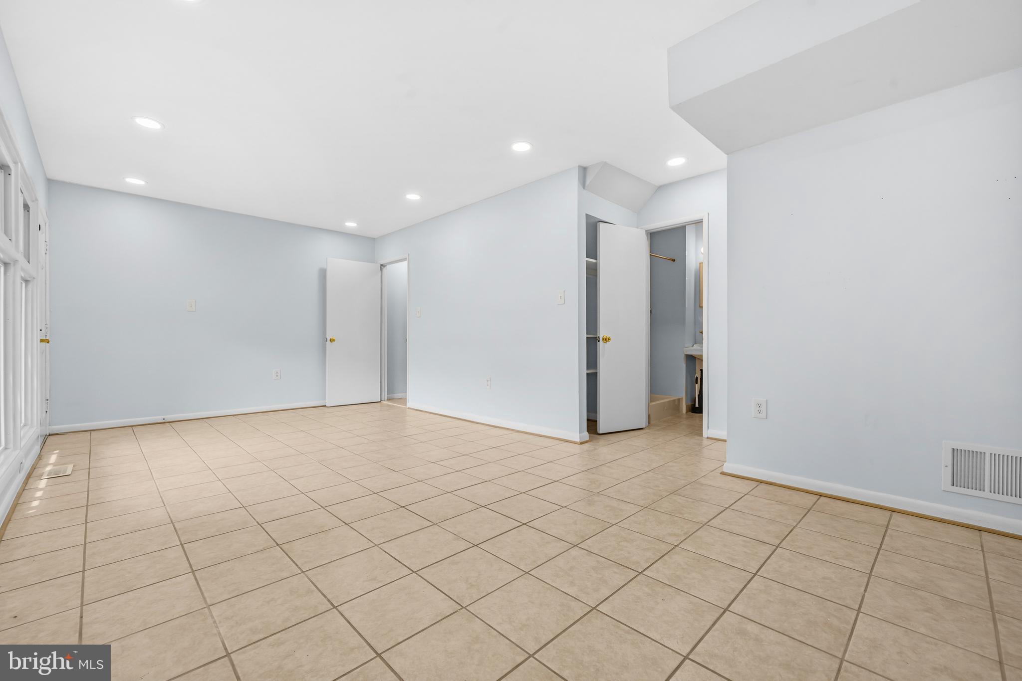 FAIRFAX HERITAGE - Residential