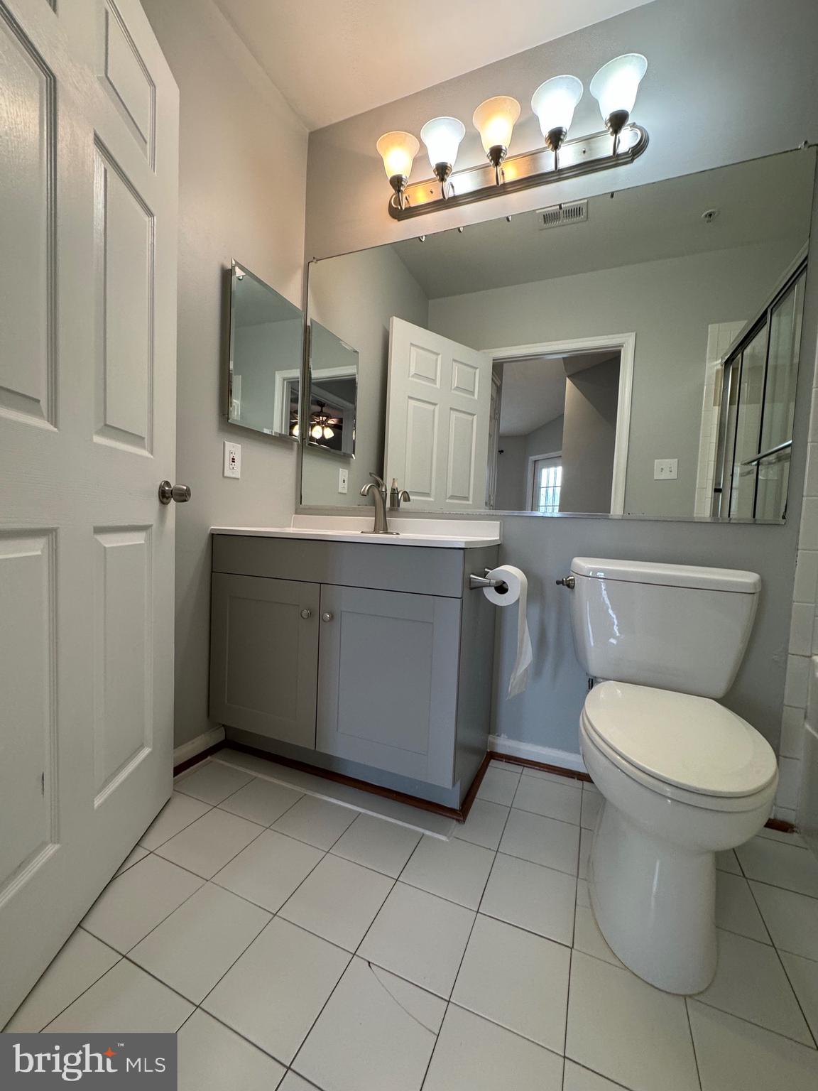 SOUTH GLEN - Residential Lease