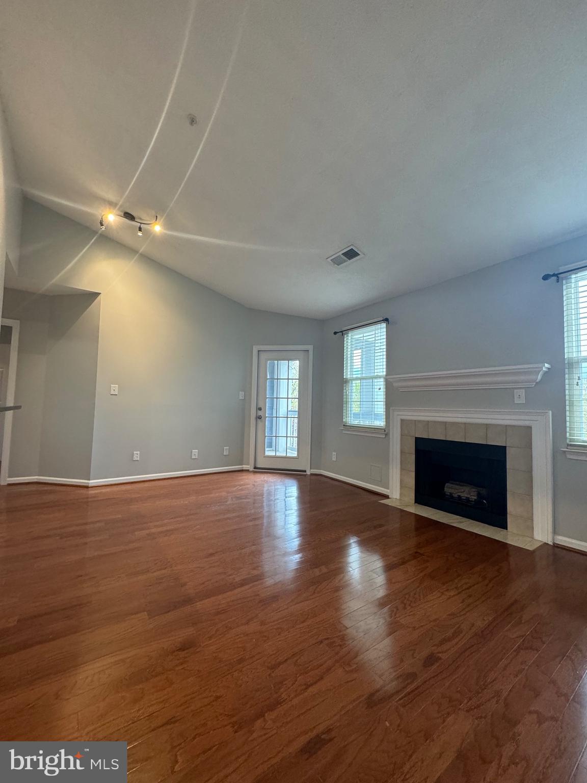 SOUTH GLEN - Residential Lease
