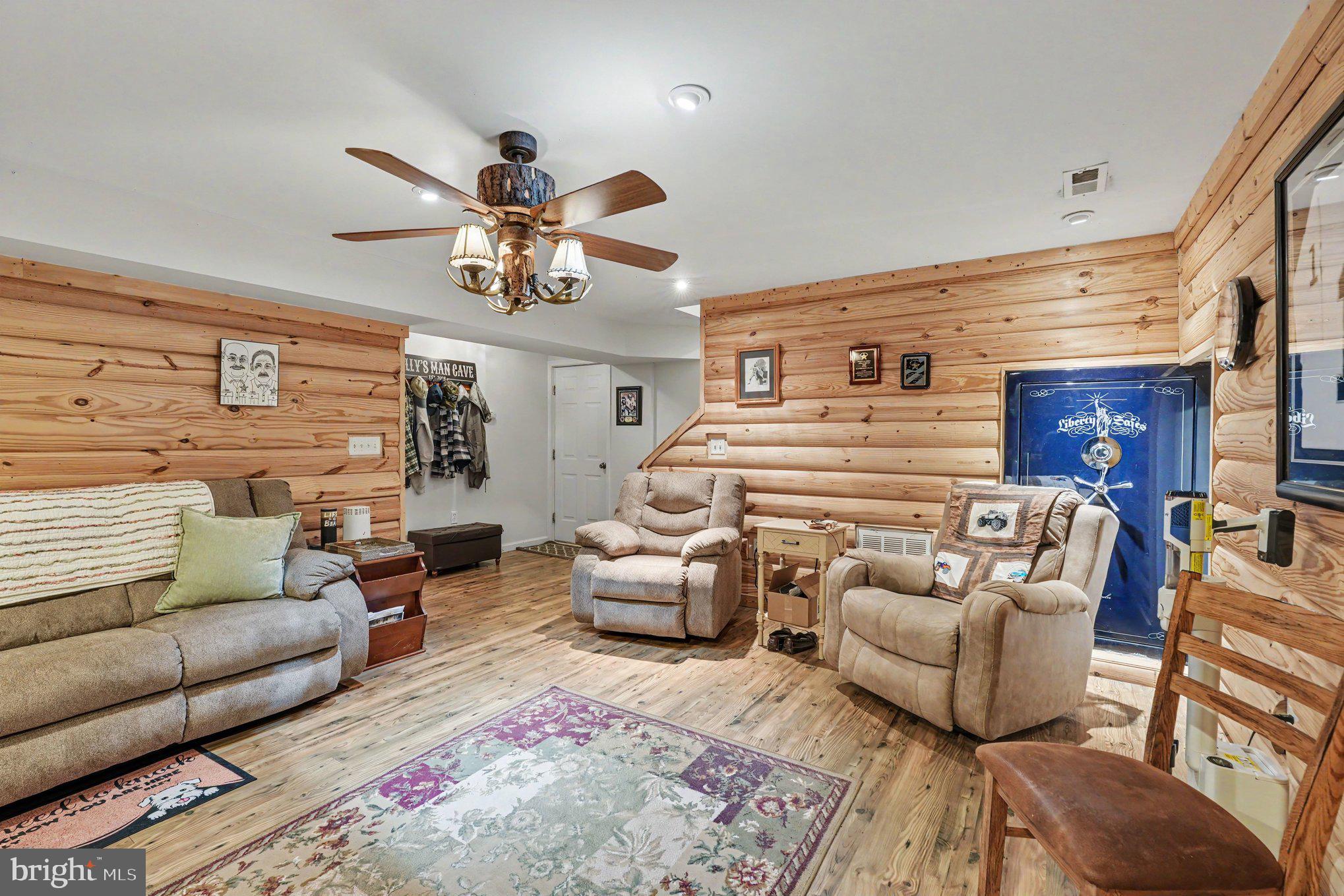 LAKE WILDERNESS - Residential