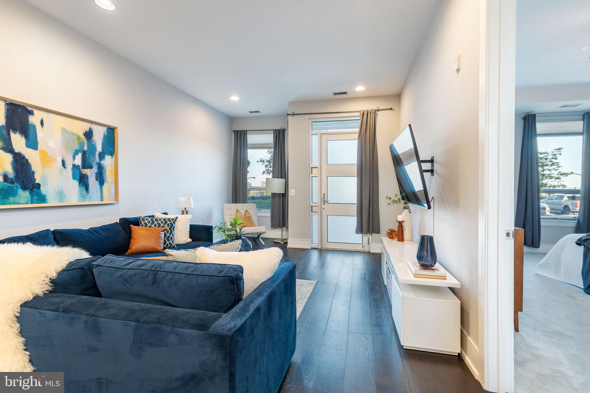 SOCIETY HILL - Residential