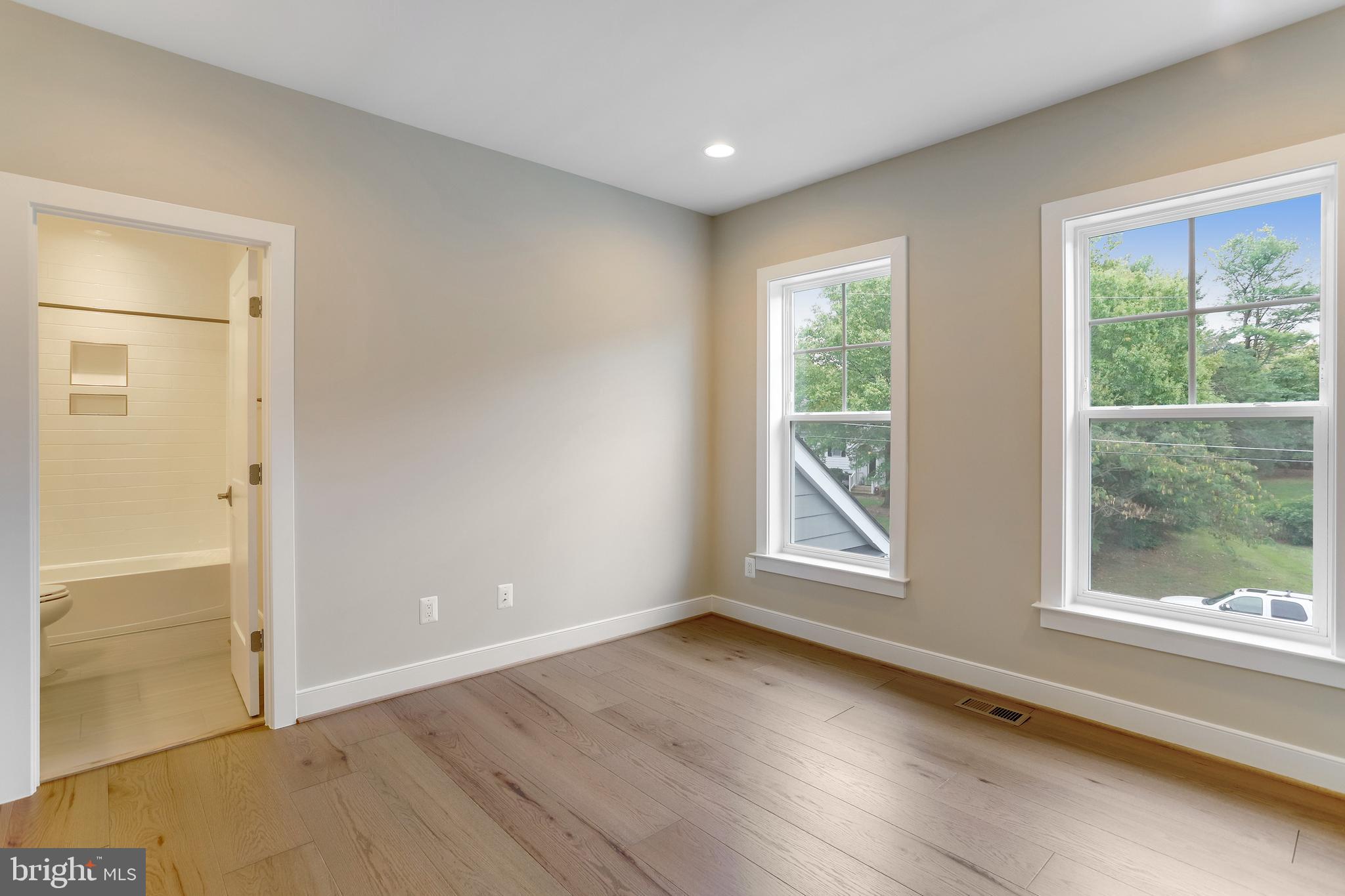 DUNN LORING - Residential