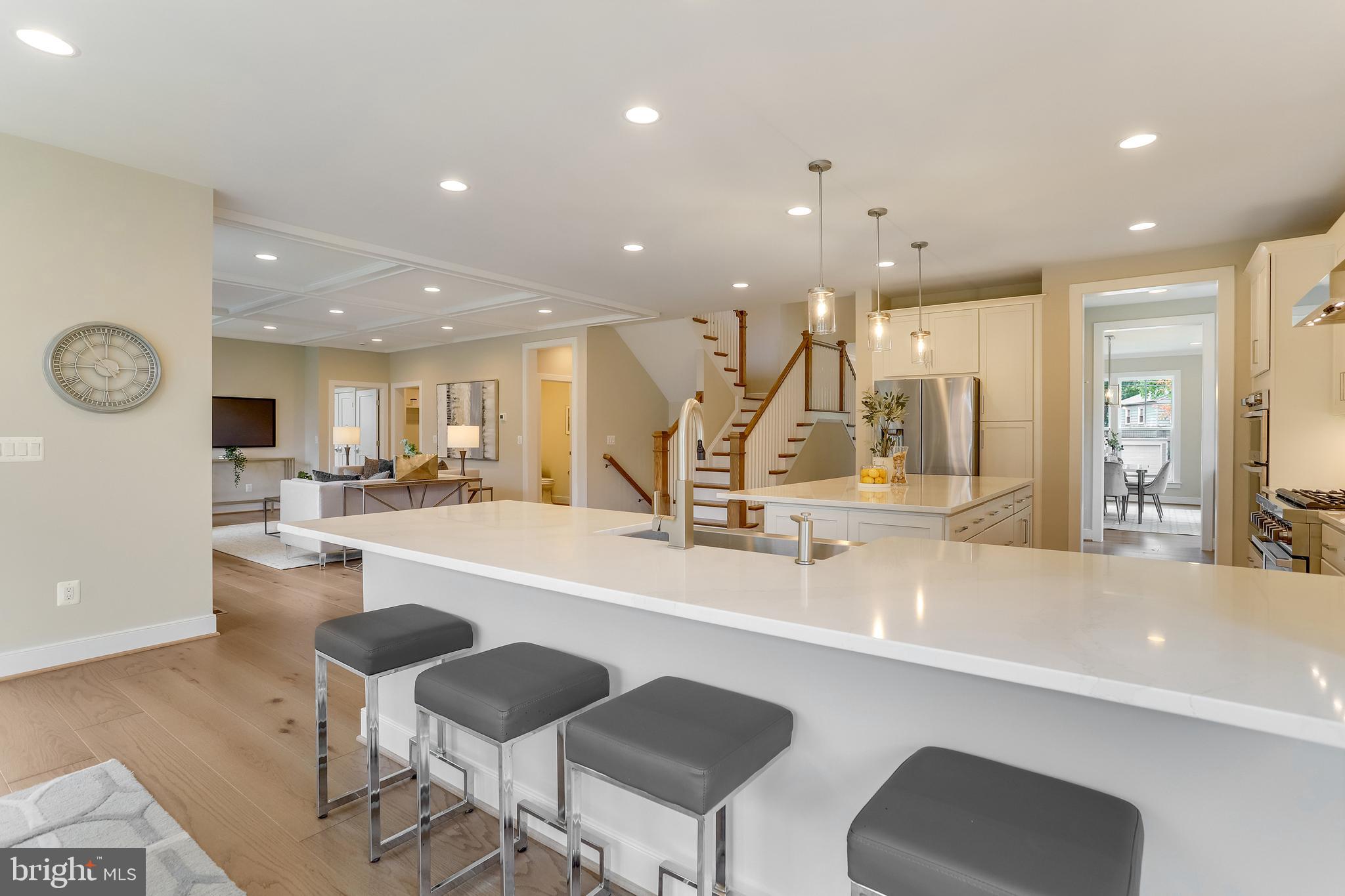 DUNN LORING - Residential