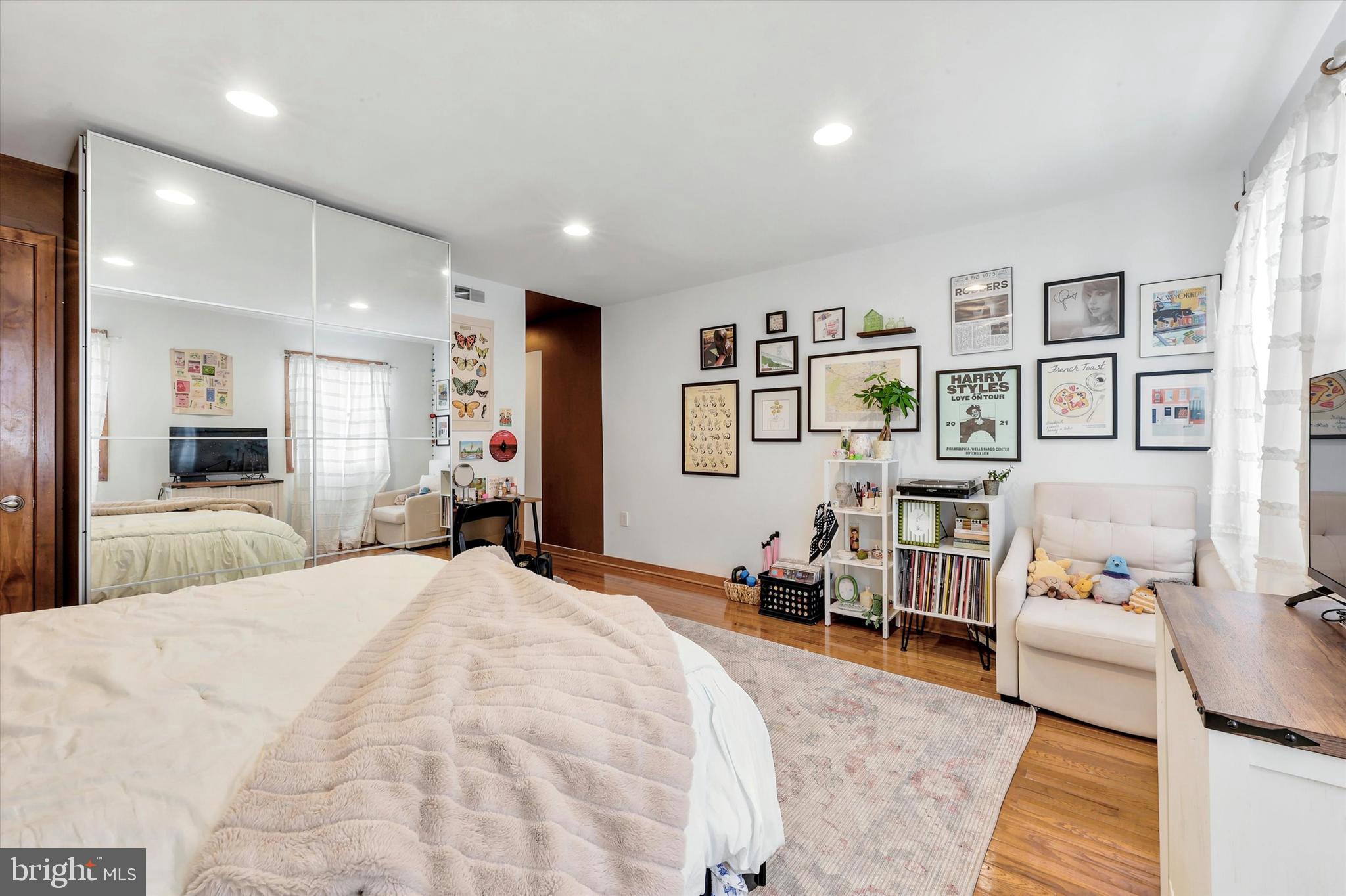 WASHINGTON SQ WEST - Residential