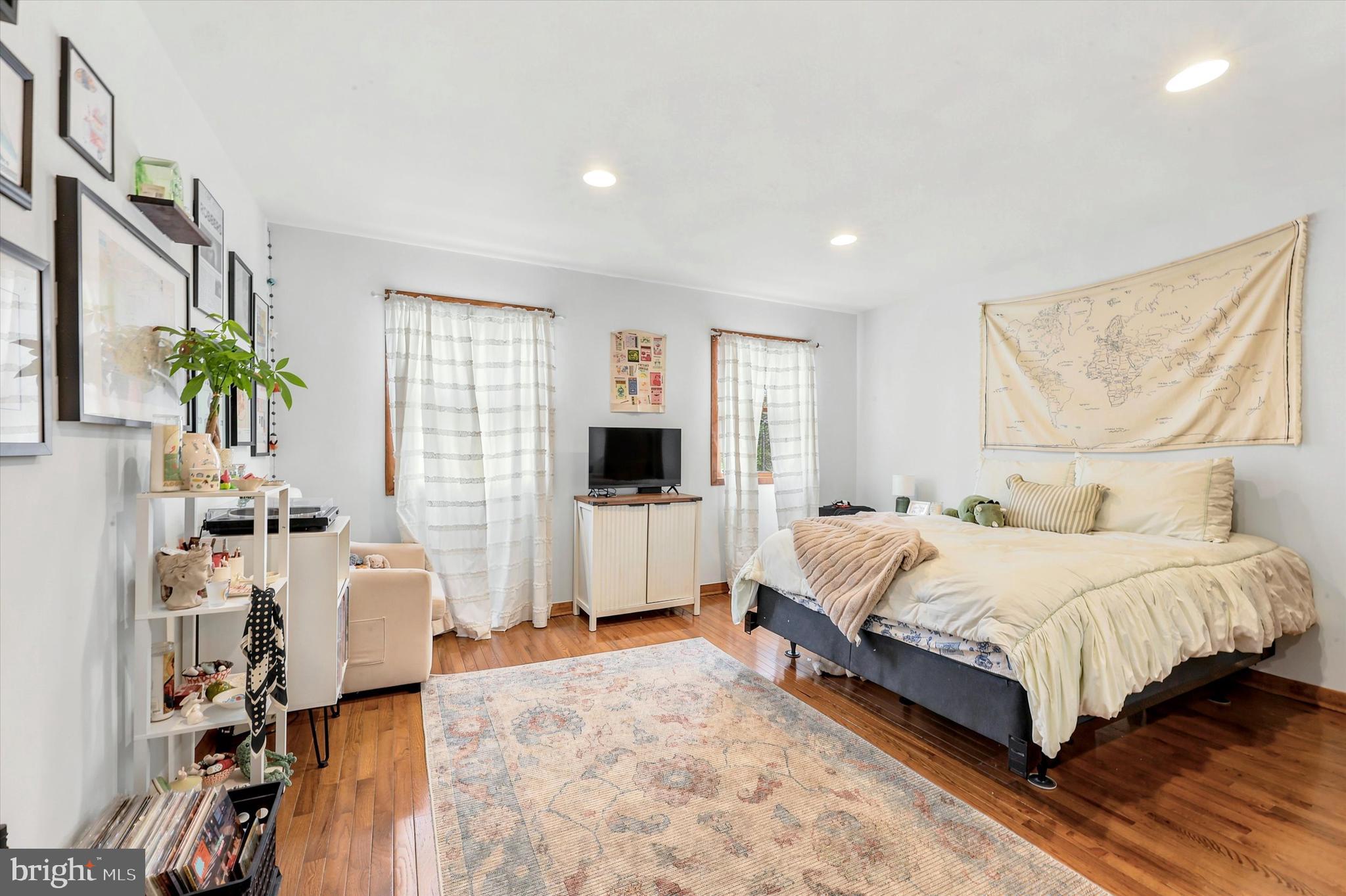 WASHINGTON SQ WEST - Residential