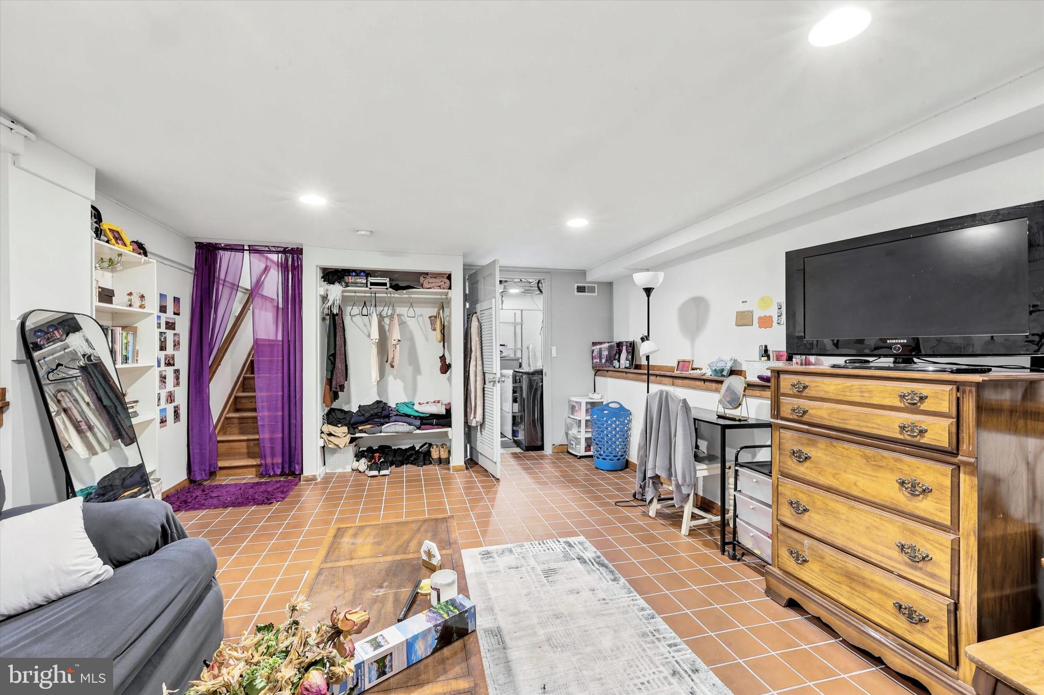 WASHINGTON SQ WEST - Residential