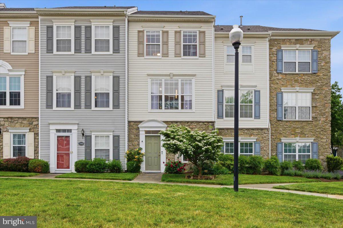 PARKSIDE AT ASHBURN - Residential