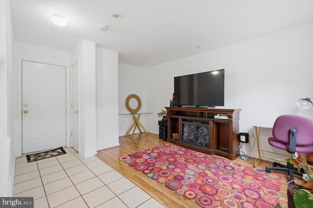 PARKSIDE AT ASHBURN - Residential