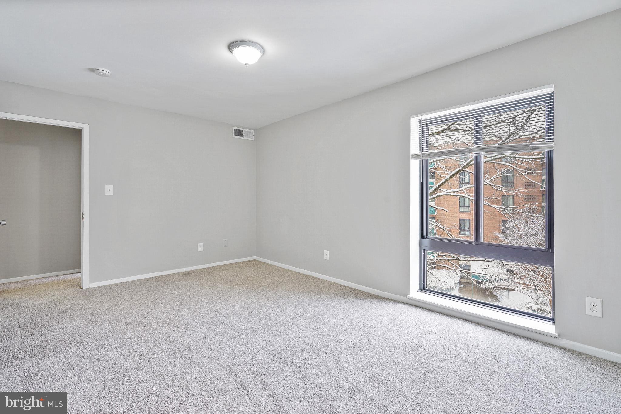 LAFAYETTE PARK CONDOMINIUM - Residential