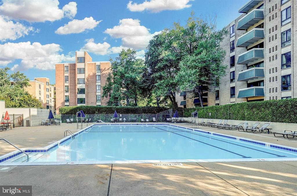 LAFAYETTE PARK CONDOMINIUM - Residential