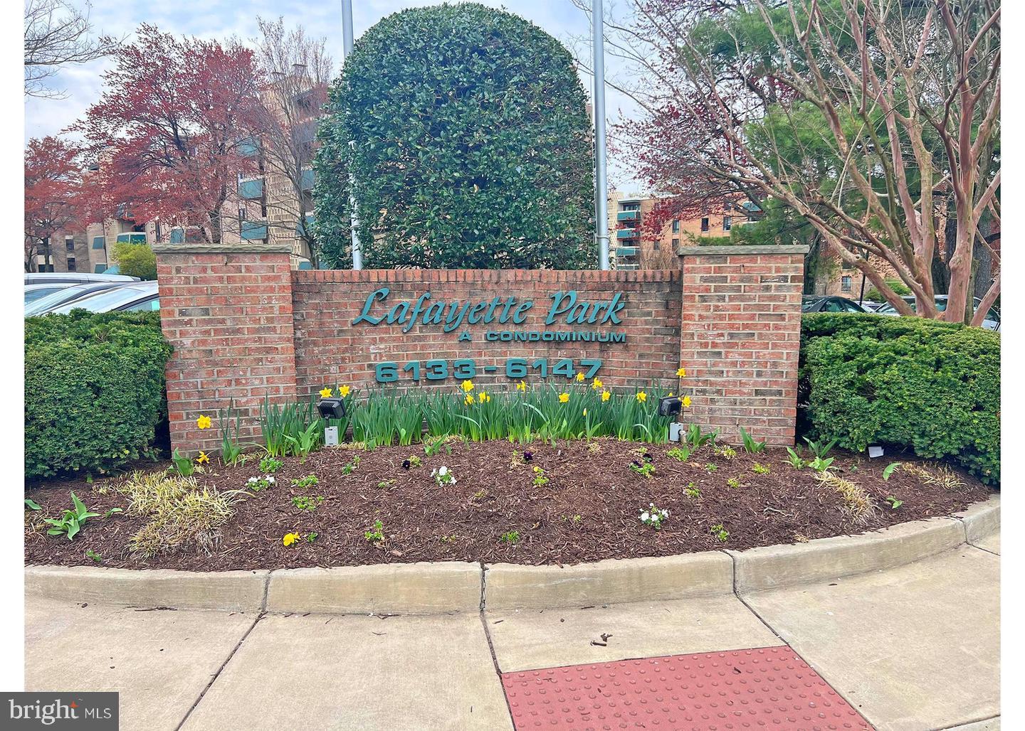 LAFAYETTE PARK CONDOMINIUM - Residential