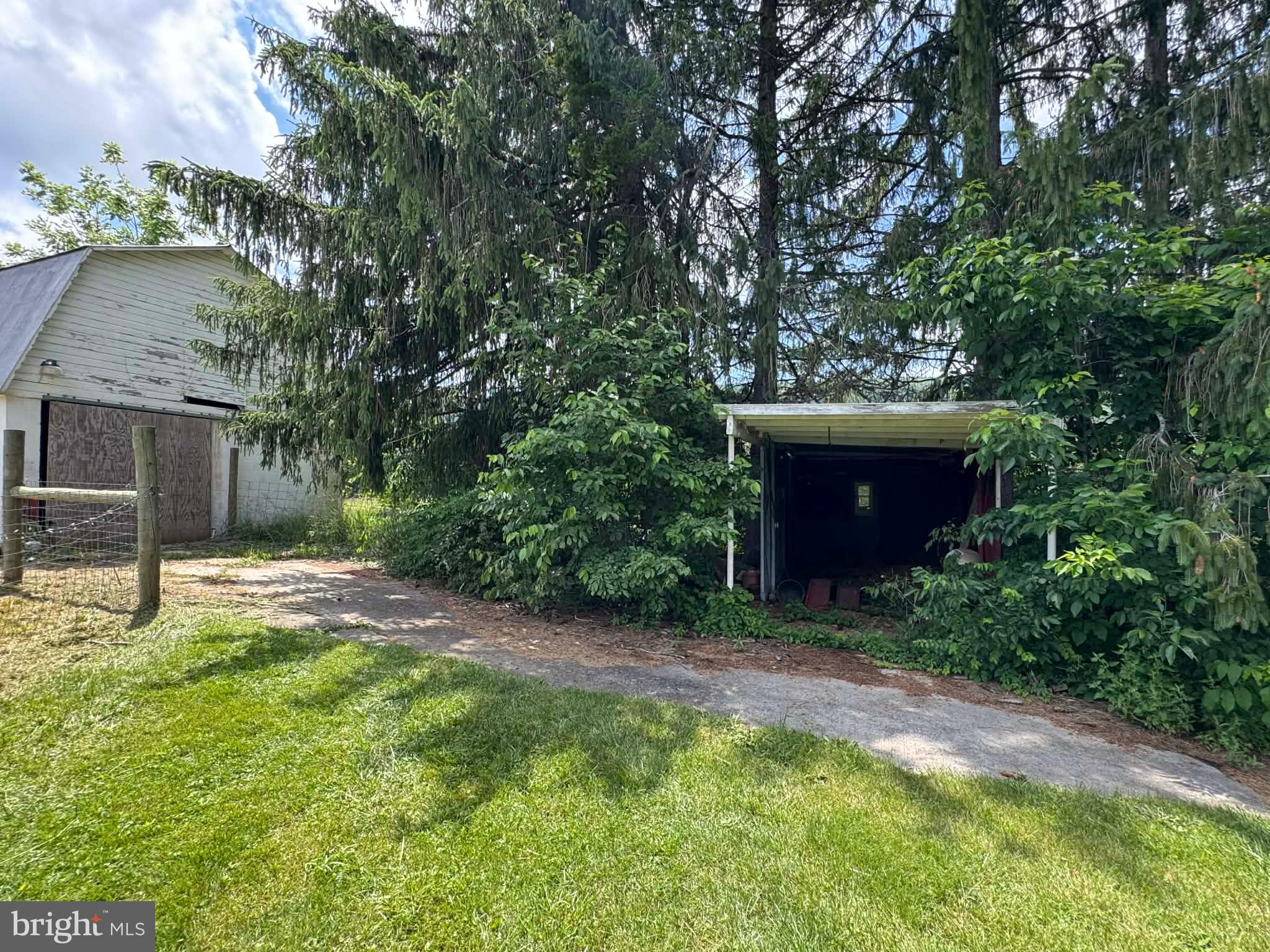 220 NORTH - Residential