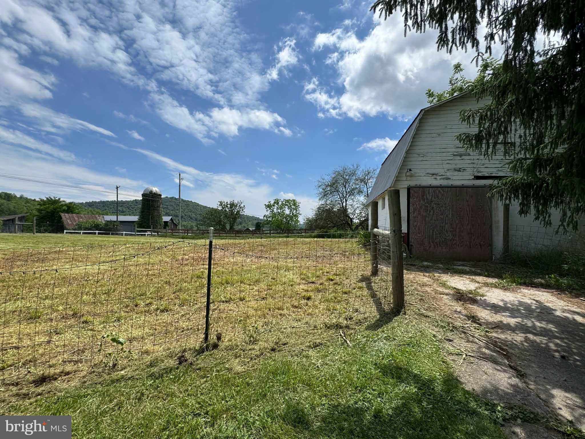 220 NORTH - Residential