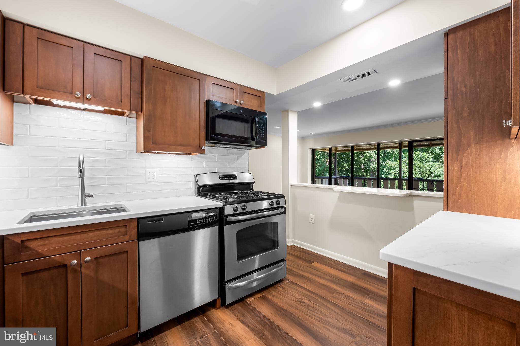 CROSS KEYS - Residential