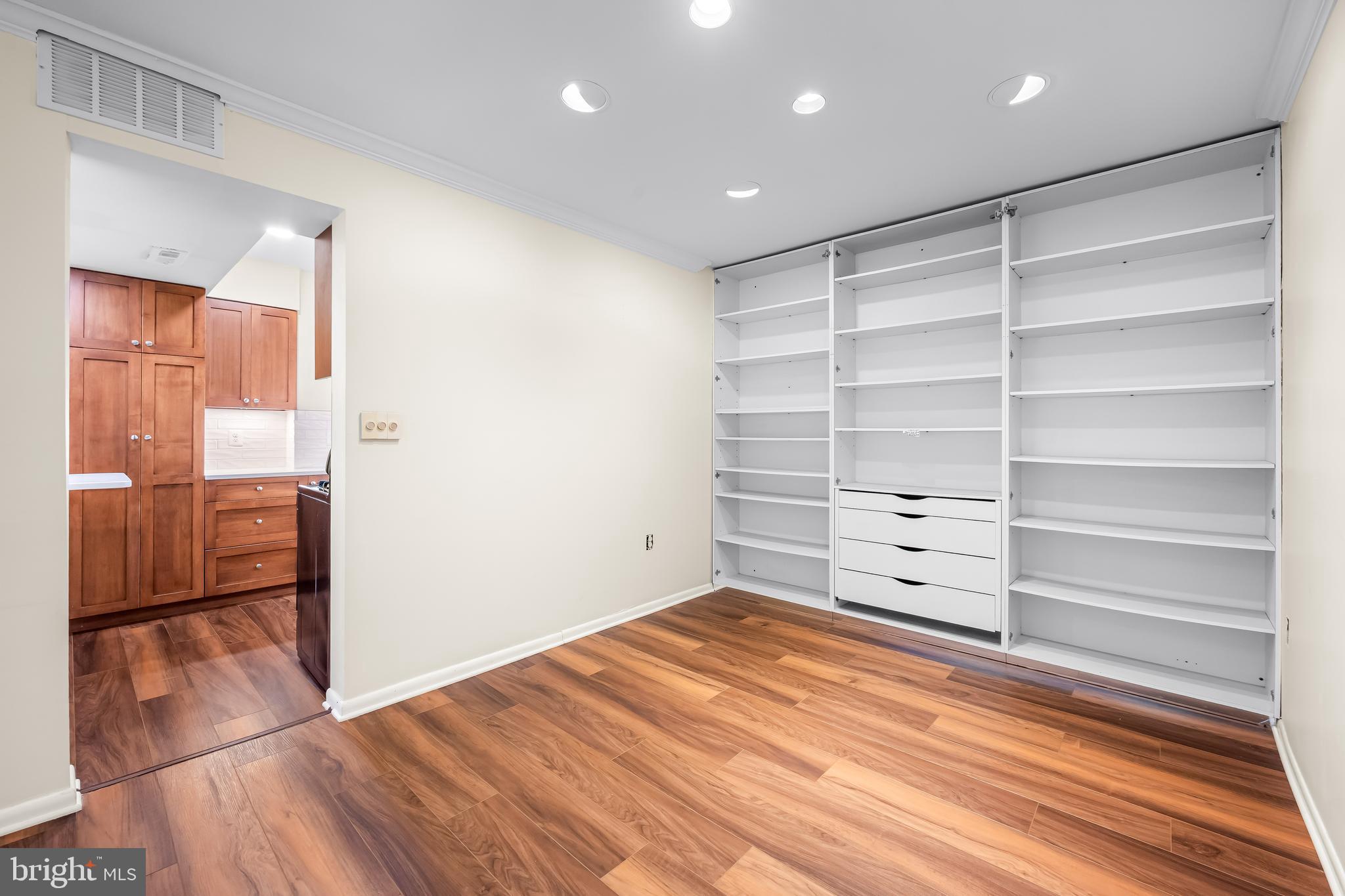 CROSS KEYS - Residential