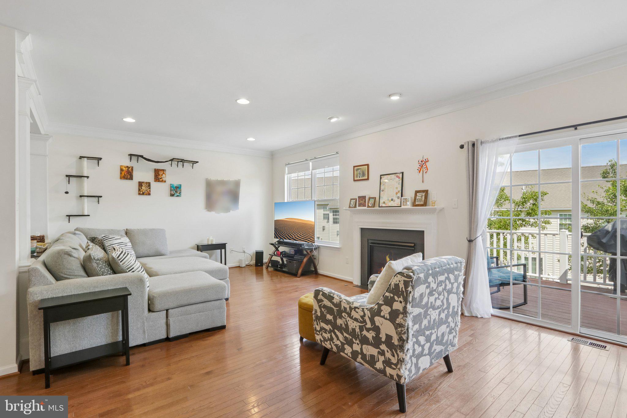 MEWS AT BAILEY STATION - Residential