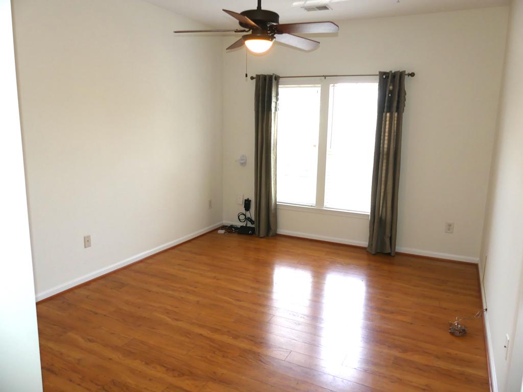 KINGS CROSSING - Residential