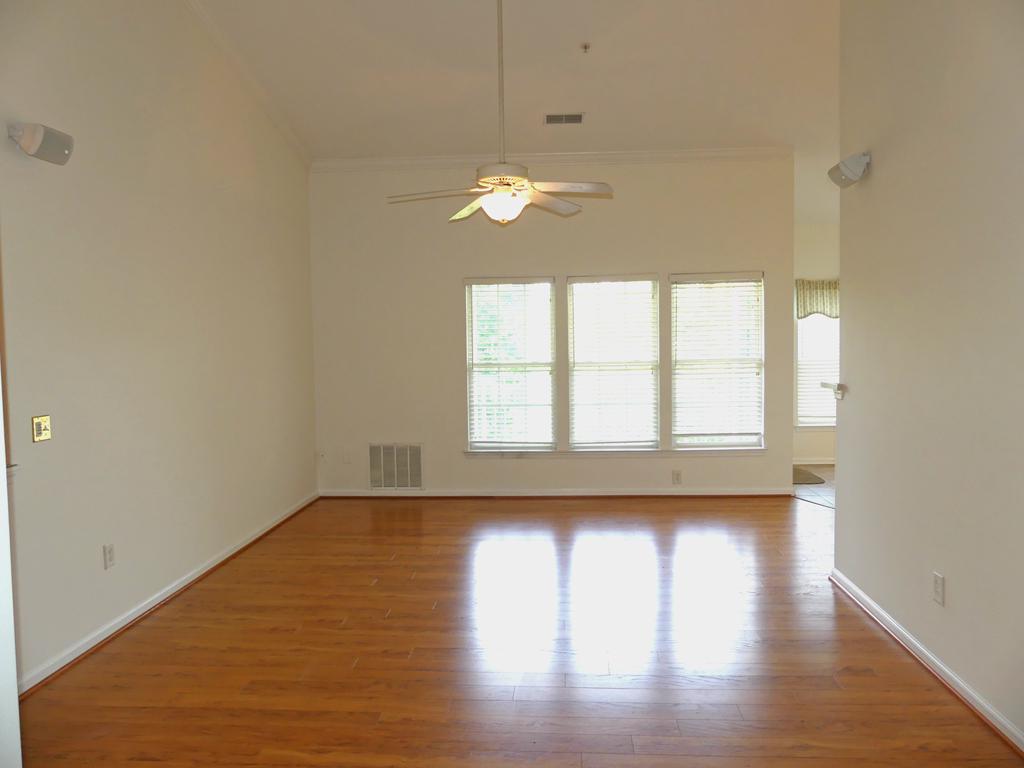 KINGS CROSSING - Residential