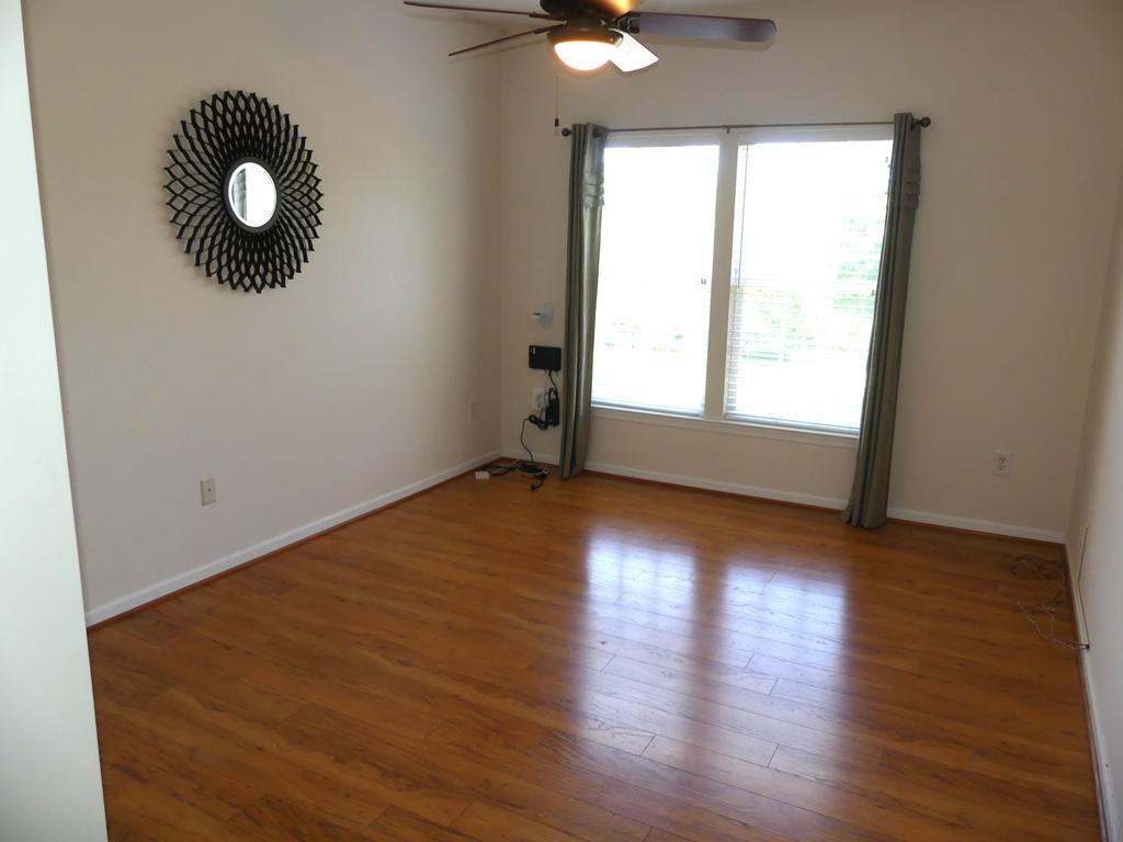 KINGS CROSSING - Residential