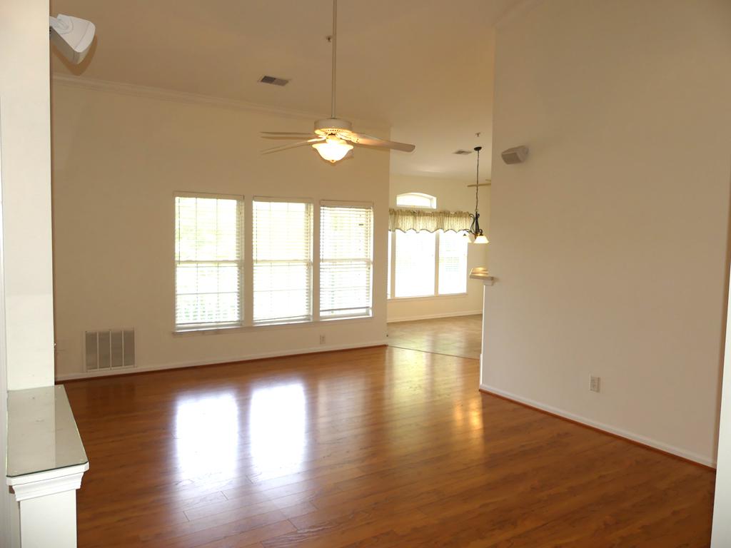 KINGS CROSSING - Residential
