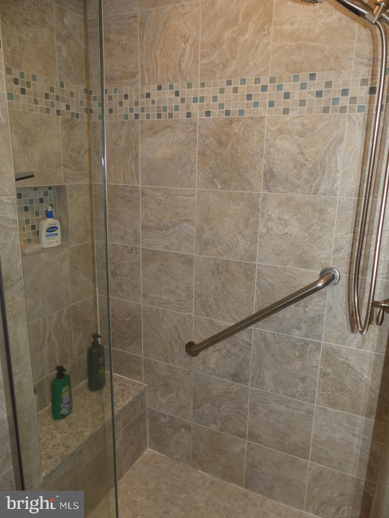 KINGS CROSSING - Residential