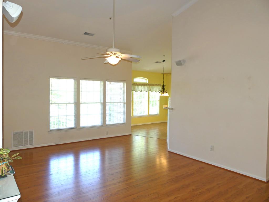 KINGS CROSSING - Residential