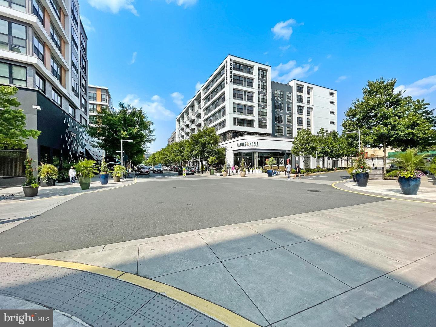 MOSAIC AT MERRIFIELD - Residential