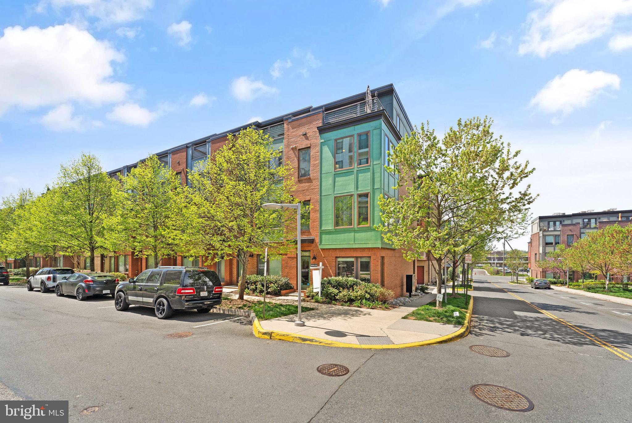 MOSAIC AT MERRIFIELD - Residential