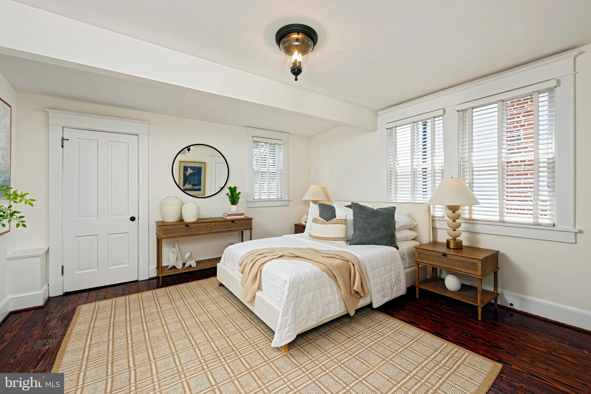 OLD TOWN ALEXANDRIA - Residential