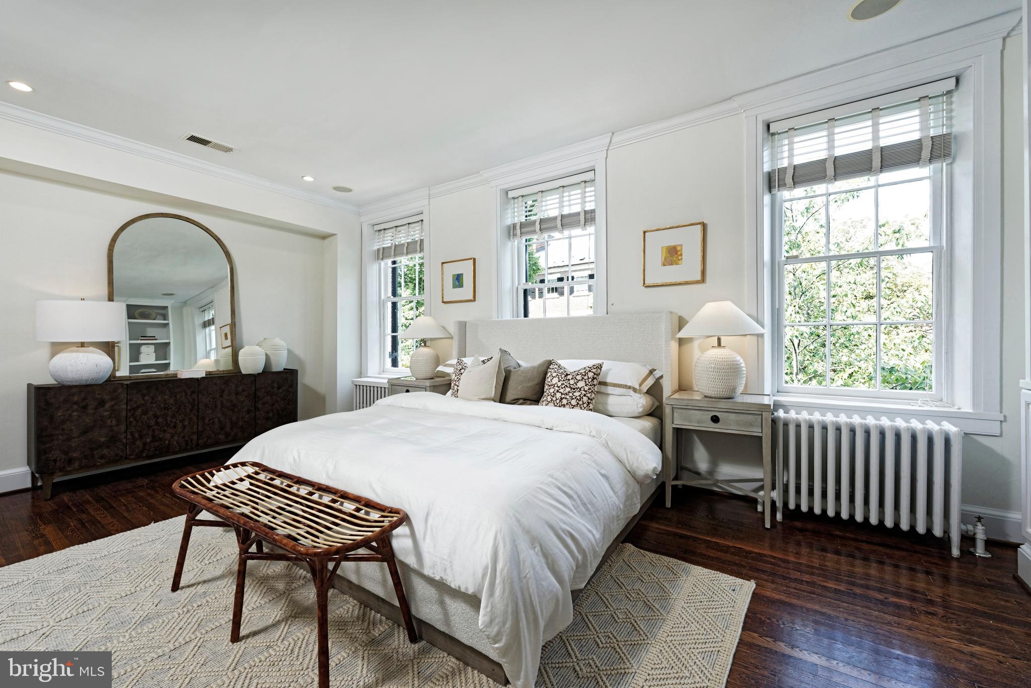 OLD TOWN ALEXANDRIA - Residential