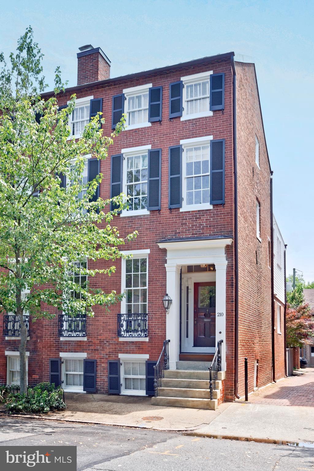 OLD TOWN ALEXANDRIA - Residential