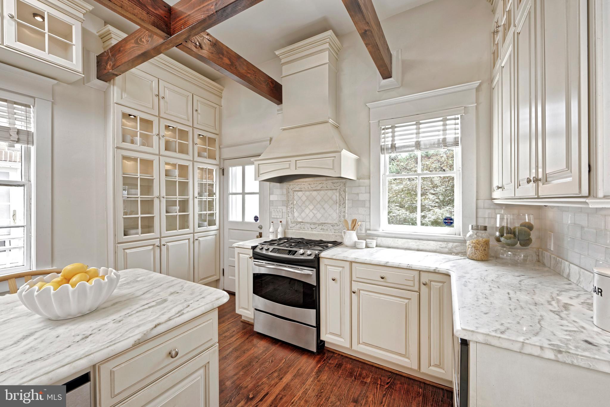 OLD TOWN ALEXANDRIA - Residential