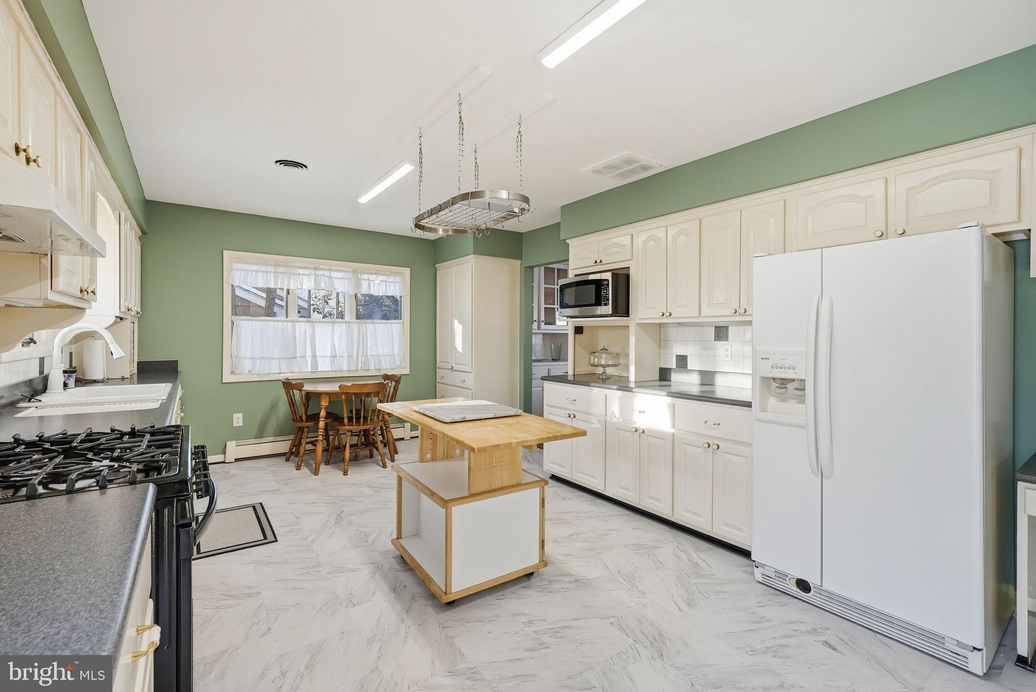 SPRING VALLEY - Residential