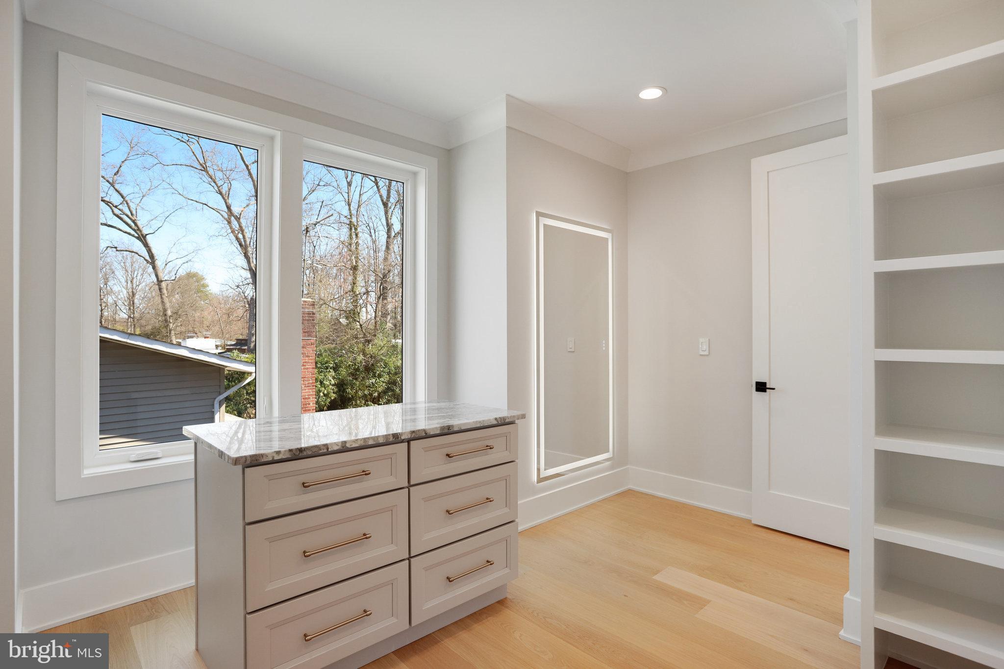 FAIRFAX VILLA - Residential
