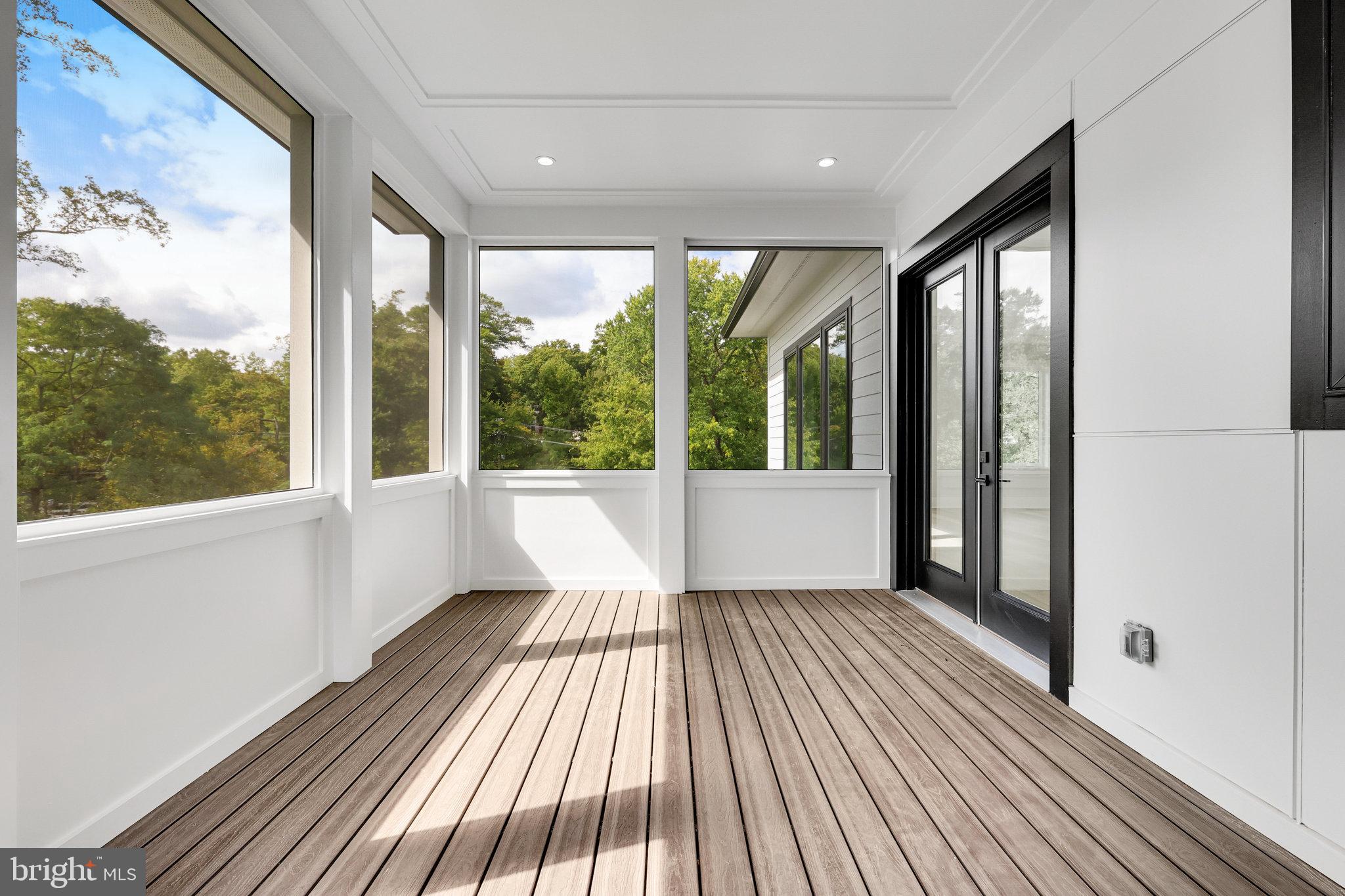 FAIRFAX VILLA - Residential