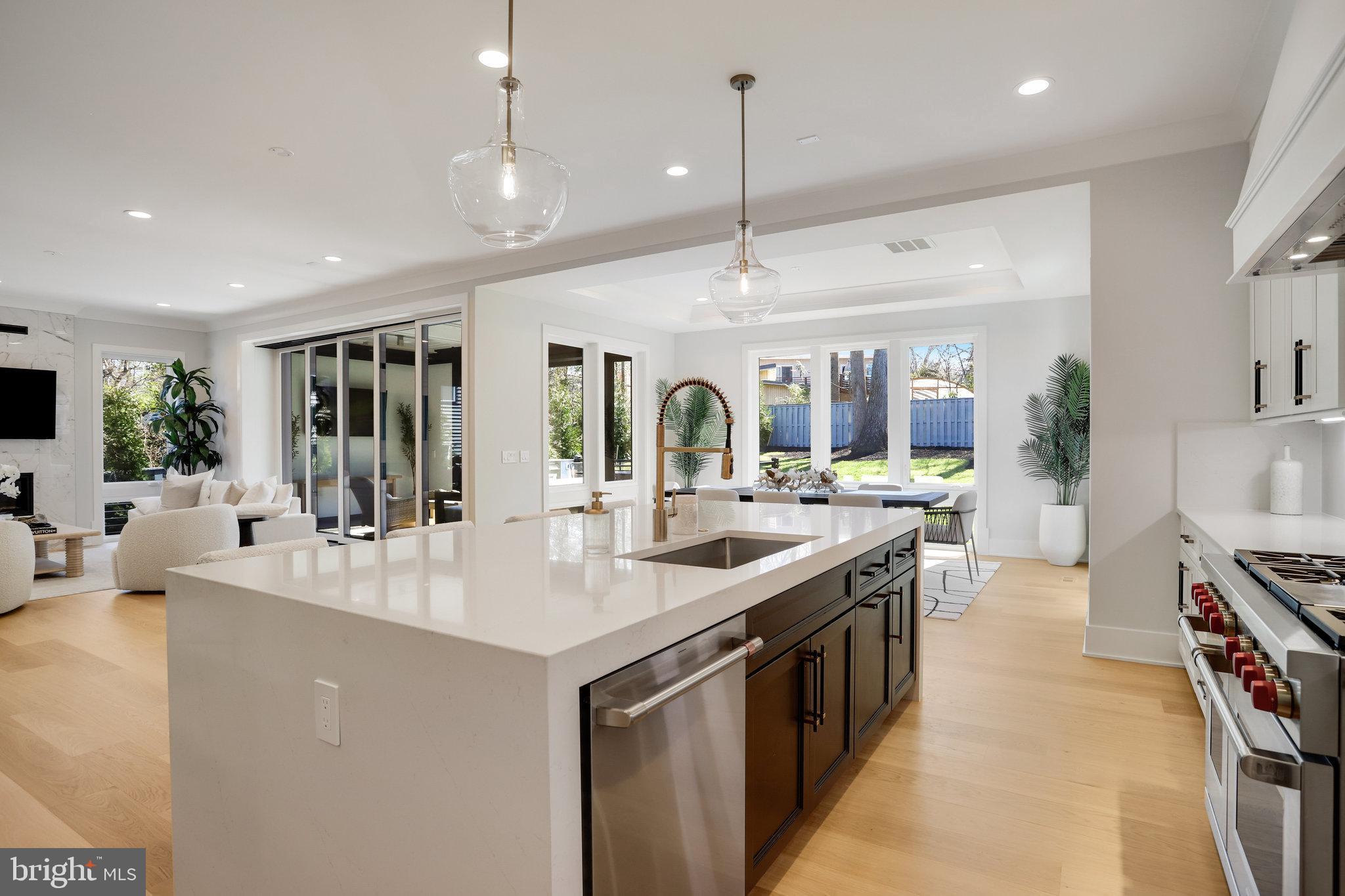 FAIRFAX VILLA - Residential