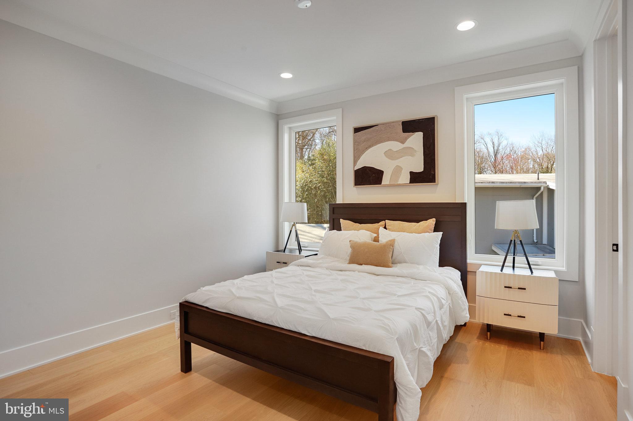 FAIRFAX VILLA - Residential