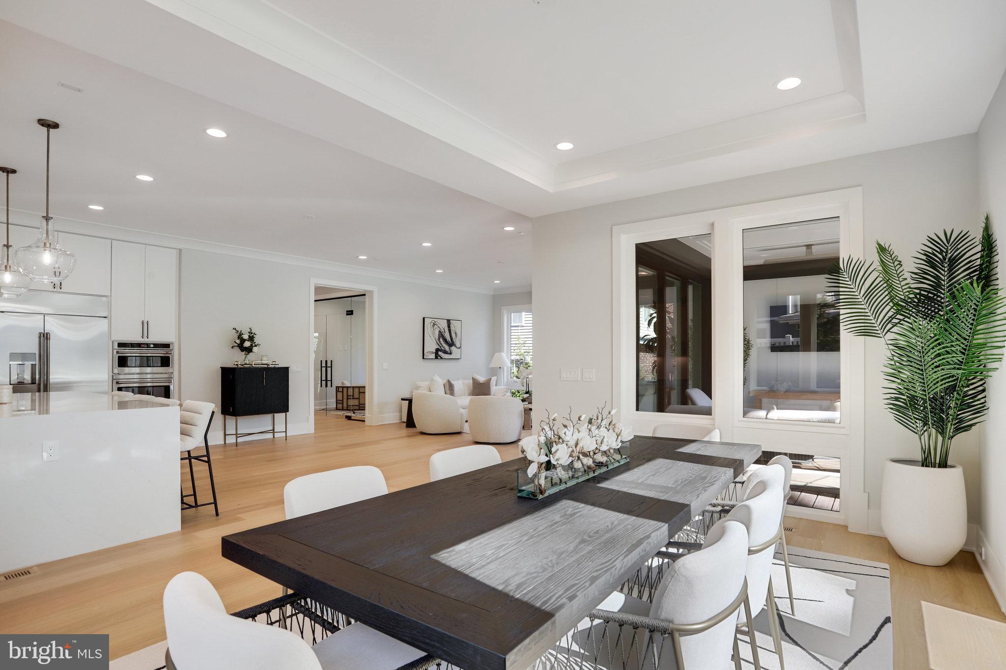 FAIRFAX VILLA - Residential