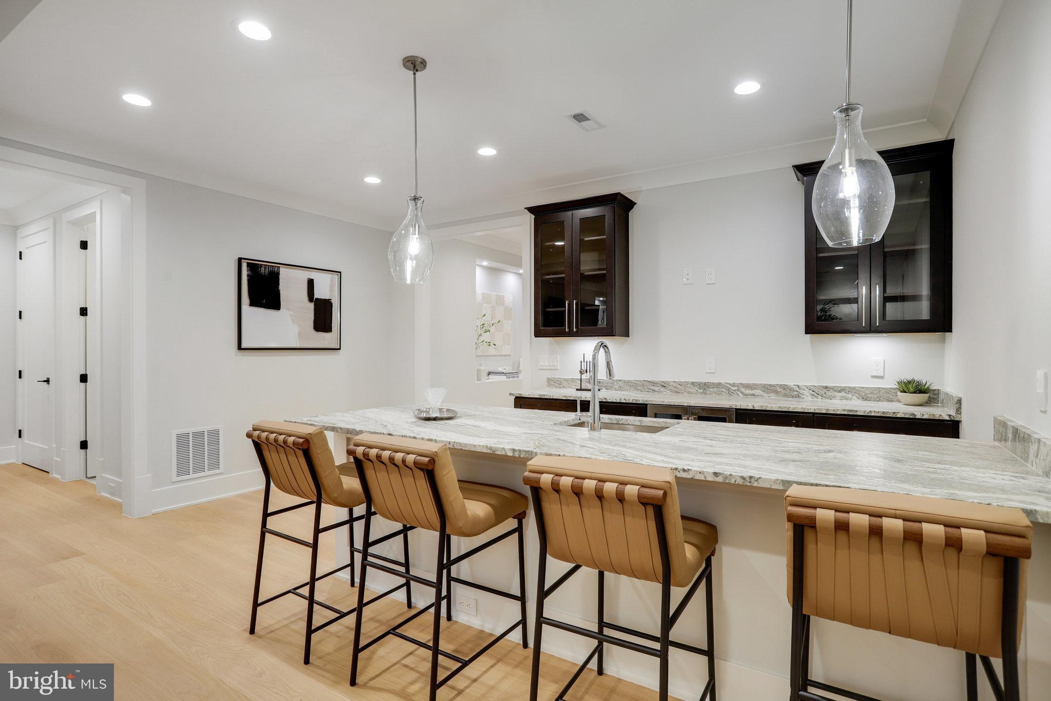 FAIRFAX VILLA - Residential