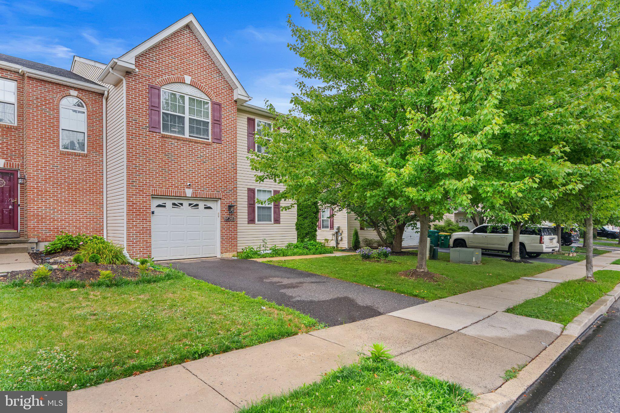 HILLS AT LOCK RIDGE - Residential