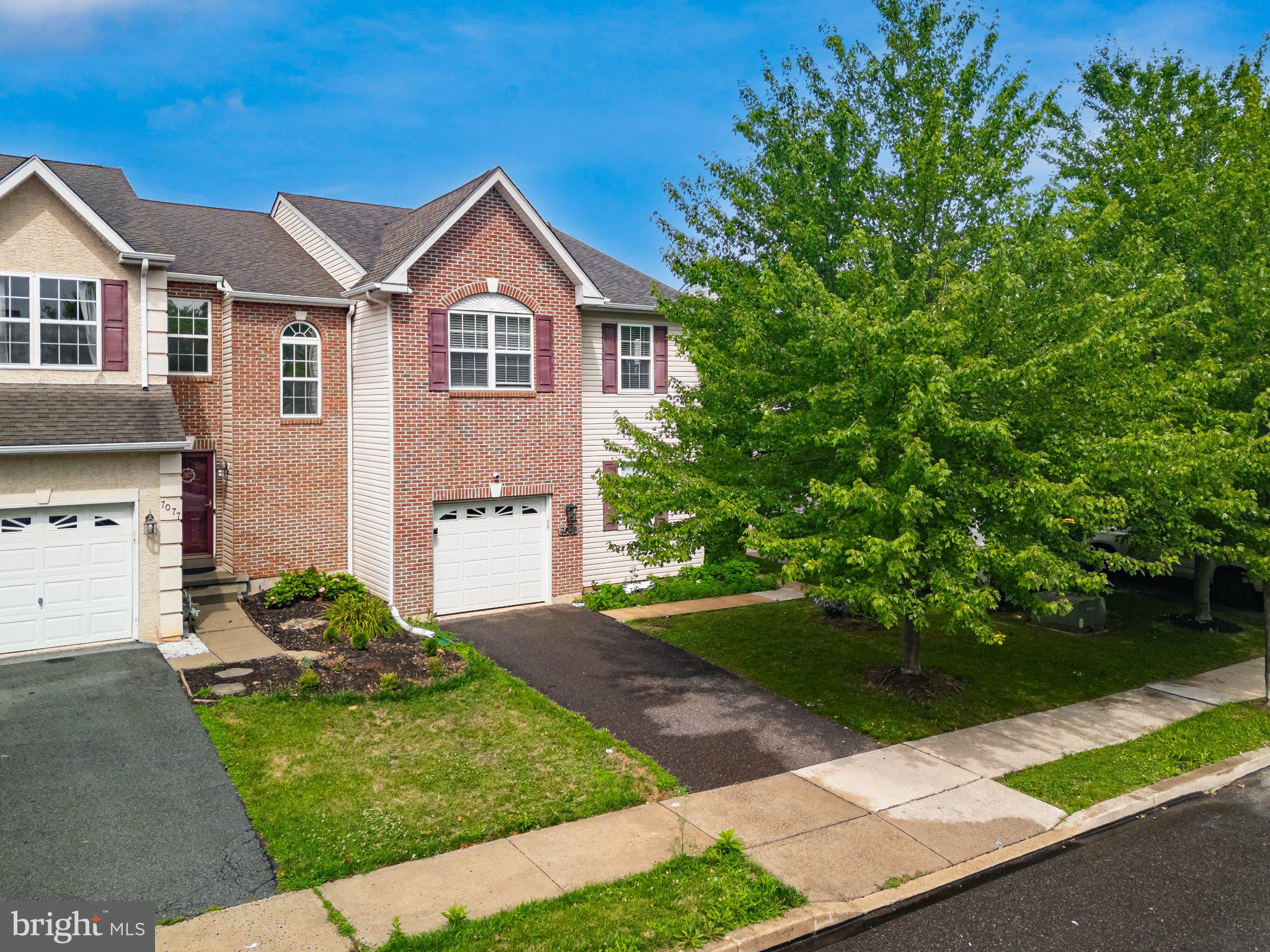 HILLS AT LOCK RIDGE - Residential