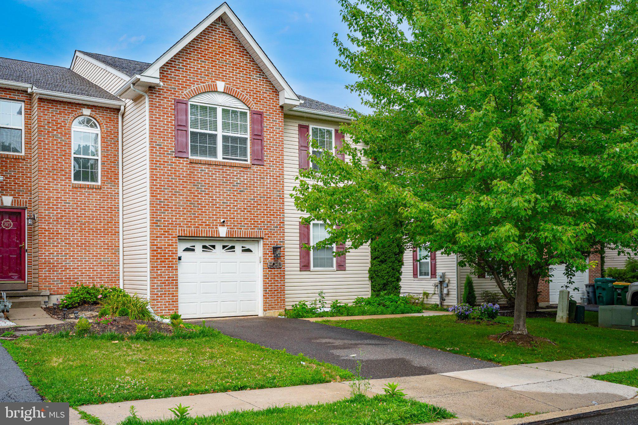 HILLS AT LOCK RIDGE - Residential