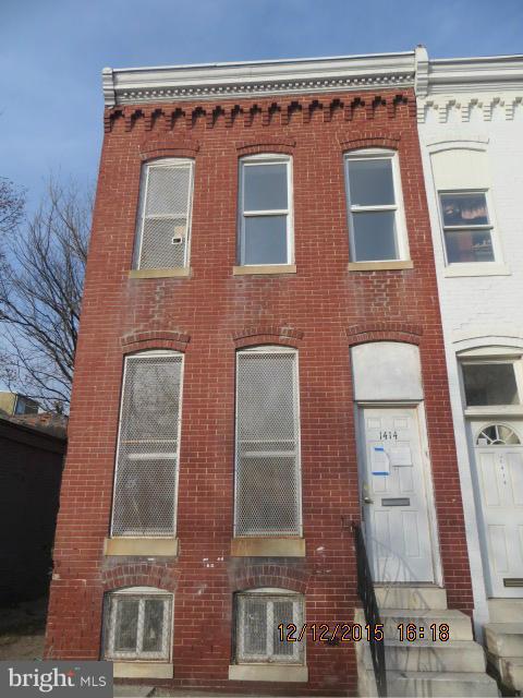 All offers to be submitted online...see general remarks.Freshly Painted.  Add this beauty to your investment portfolio.  Purchaser to verify real estate taxes/HOA/ground rent - seller will not redeem ground rent.  Buyer pays all transfer/recordation/docs @ settlement.  EMD must be cashier/certified check (after contract acceptance).